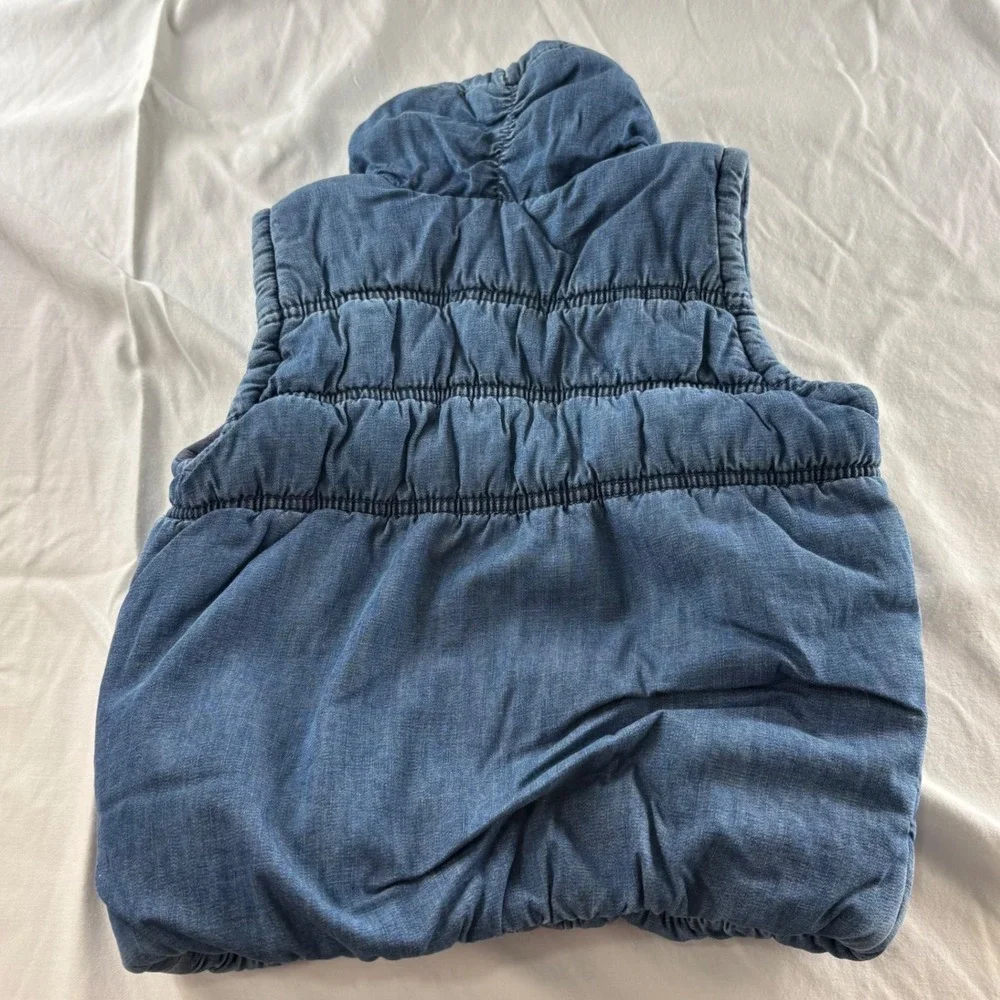 Old Navy Girls Blue Denim Puffer Vest Quilted Full Zip Sleeveless Jacket 5T